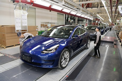 上海產特斯拉正式交付，開啟中國新能源汽車新篇章